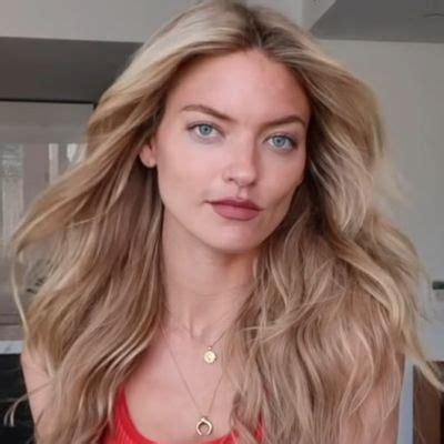 martha hunt wiki